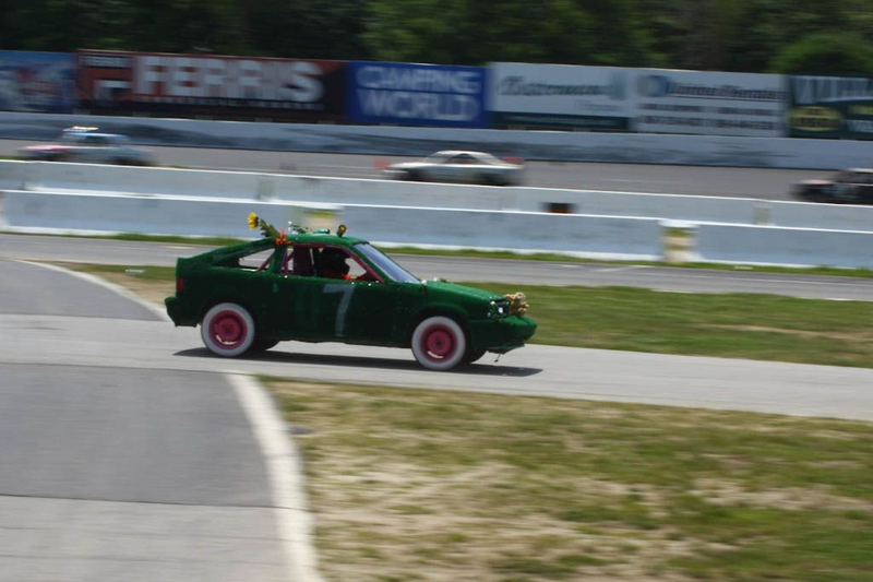 Illustration for article titled The 24 Hours Of LeMons New England 2009 Über Gallery, Part 4